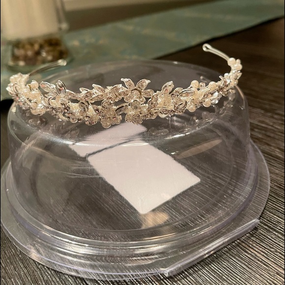 Wedding crown headpiece. Hand wired - Picture 4 of 5